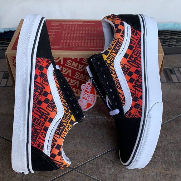 VANS OLD SKOOL LOGO FLAME BLACK/TRUE WHITE WMNS - Picture 9 of 14